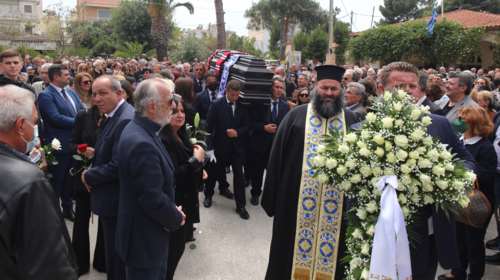 Πλήθος κόσμου στην κηδεία του αντιδημάρχου Καλλιθέας Λάζαρου Λασκαρίδη - Ποιοι έδωσαν το παρών [εικόνες]