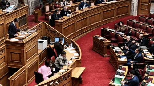 &quot;Πέρασε&quot; το νομοσχέδιο για την ΕΥΠ - Παύονται οι υποδιοικητές, αναλαμβάνει ο Δεμίρης μέχρι να οριστούν νέοι
