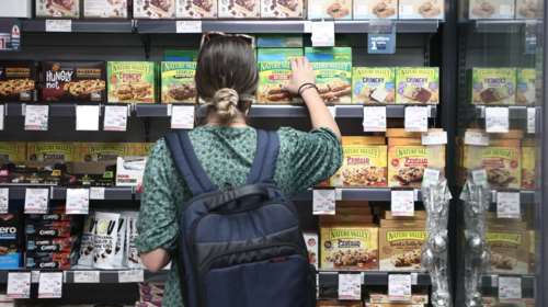 Έρευνα ΙΕΛΚΑ: &quot;Χρυσάφι&quot; κοστίζουν τα ψάρια - Ποια προϊόντα ακρίβυναν, σε ποια έπεσαν οι τιμές