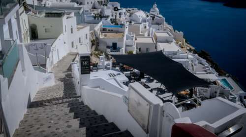 Σαντορίνη: Θρίλερ με το απανθρακωμένο πτώμα γνωστού ξενοδόχου – Εγκληματική ενέργεια &quot;βλέπει&quot; η ΕΛΑΣ