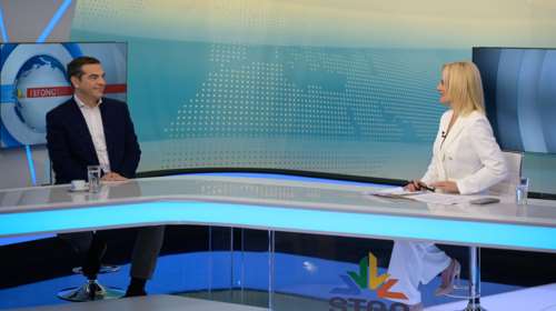 Τσίπρας: Οι υπουργοί δεν αντιδρούν στις υποκλοπές για να μην χάσουν τη θέση τους ή γιατί εκβιάζονται;