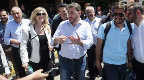 Περιοδεία Ανδρουλάκη στην Κρήτη: Με ρακές και κεράσματα στο Γάζι Ηρακλείου