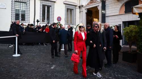 Κηδεία Βαλεντίνο στη Ρώμη: Ποιοι επώνυμοι έδωσαν το παρών [εικόνες]