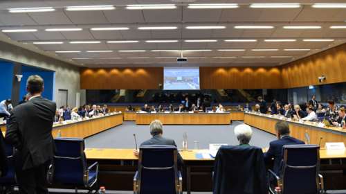 Κομισιόν: Αναθεωρεί προς τα πάνω τις προβλέψεις για τον πληθωρισμό - Προς τα κάτω για την ανάπτυξη στην ΕΕ