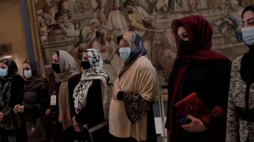 Οι ηρωίδες του Αφγανιστάν: Στην Αθήνα οι γυναίκες επιστήμονες που γλίτωσαν από τους Ταλιμπάν [εικόνες]