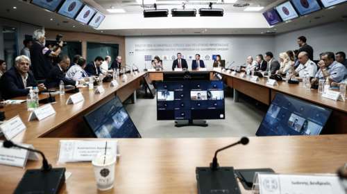 Σε εξέλιξη η ευρεία σύσκεψη για τον καύσωνα στο υπουργείο Κλιματικής Κρίσης και Πολιτικής Προστασίας