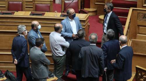 ΑΟΖ Ελλάδας - Αιγύπτου: Με τις ψήφους ΝΔ και ΚΙΝΑΛ &quot;πέρασε&quot; η συμφωνία - Ποιοι απουσίαζαν