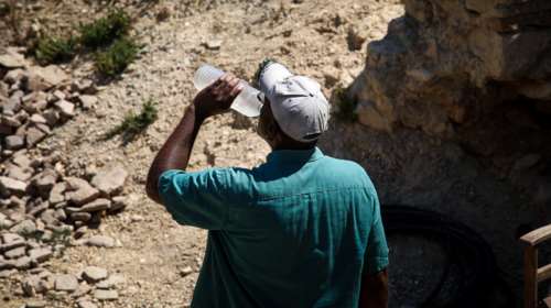 Μερομήνια 2025: Χωρίς καύσωνες το φετινό καλοκαίρι - Η πρόγνωση για τους θερινούς μήνες