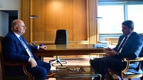 Λευτέρης Αυγενάκης: Τι απαντά μετά τον χαμό στα social ότι πήρε ακόμη και τους πίνακες φεύγοντας από το υπ. Αγροτικής Ανάπτυξης