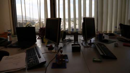 Καύσωνας: Ποιοι δημόσιοι υπάλληλοι μπορούν να μην πάνε στη δουλειά - Οι 5 κατηγορίες