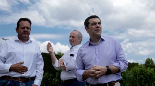 Τσίπρας με Οινοποιούς: Δεν υπάρχει δικαιολογία να μην στηριχτούν οι επιχειρήσεις - Αιχμηρή απάντηση της ΝΔ
