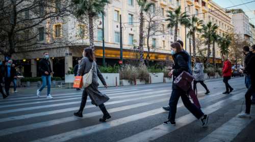Κορονοϊός: Στην Αττική τα μισά κρούσματα με 533 νέες λοιμώξεις - "Βράζει" το κέντρο της Αθήνας και ο Δυτικός Τομέας