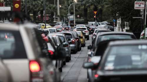 Επανήλθε η κίνηση στους δρόμους: Μποτιλιάρισμα στον Κηφισό - Καθυστερήσεις και στην Αττική Οδό - Δείτε live
