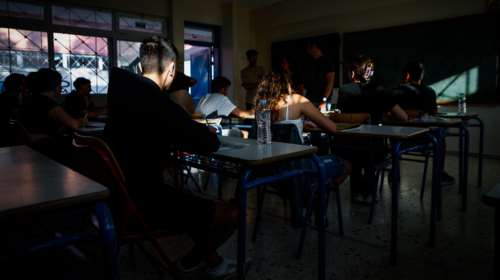 Πάτρα: Στο νοσοκομείο με μηνιγγίτιδα μαθήτρια, λιποθύμησε στην τάξη - Έκλεισε το σχολείο