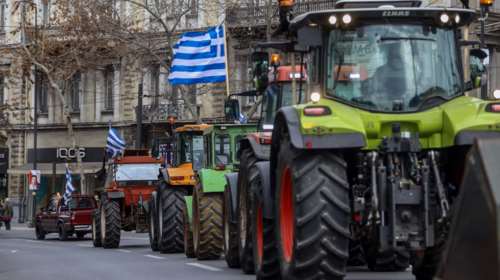 Στα μπλόκα ξανά οι αγρότες: Αποφασίζουν σήμερα για το μέλλον των κινητοποιήσεων - Στο Σύνταγμα οι μελισσοκόμοι