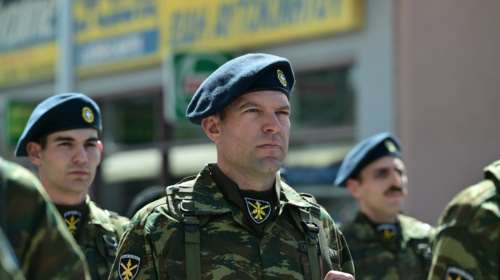 &quot;Βολές&quot; Πλεύρη στην ηγεσία του Στρατού για Κασσελάκη: &quot;Το πρόβλημα δεν είναι ότι έχασε το βήμα στην παρέλαση&quot;