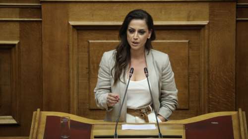 Σάλος με τη δήλωση της Ραλλίας Χρηστίδου: Οι τραπεζίτες φίλοι της ΝΔ ευθύνονται για τους νεκρούς της Marfin [βίντεο]