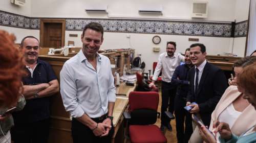 Στέφανος Κασσελάκης: Πόσοι αστυνομικοί θα προστατεύουν τον ίδιο και τον σύντροφό του - Τα προνόμια που χάνει