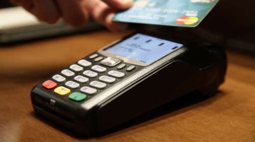 "Λευκός καπνός" για μείωση προμηθειών στα POS