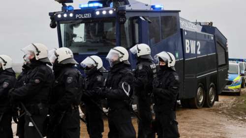 Συναγερμός στη Γερμανία: Δύο νεκροί και έξι τραυματίες μετά από επίθεση με μαχαίρι σε τρένο - Συνελήφθη ο δράστης