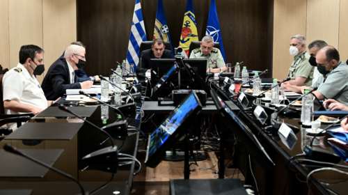 Απάντηση Παναγιωτόπουλου σε ΣΥΡΙΖΑ: Η Ελλάδα βοηθά την Ουκρανία με αμυντικό υλικό από τα αποθέματά της