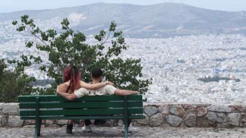 Καιρός: Υποχωρεί η αφρικανική σκόνη, ανεβαίνει σταδιακά η θερμοκρασία – Σε ποιες περιοχές θα βρέξει