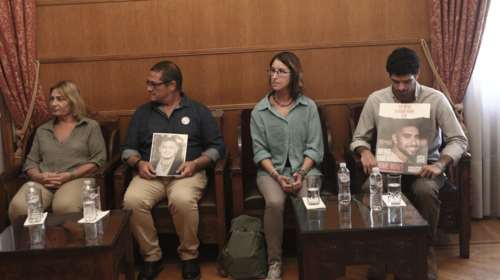 &quot;Θα συμμαχούσαμε και με τον διάβολο για να τους φέρουμε πίσω&quot;- Συγκλονίζουν οι συγγενείς των ομήρων της Χαμάς, στην Αθήνα