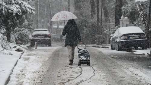 Επιμένει η κακοκαιρία Barbara: Χιονοπτώσεις στην Αττική ως το απόγευμα - Το νέο δελτίο της ΕΜΥ