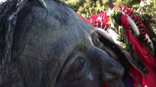 Πολυτεχνείο: Σε ποιον ανήκει η διάσημη κεφαλή στο προαύλιο - Καμία σχέση με την εξέγερση του 1973