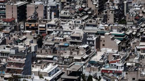Στοιχεία σοκ: 6 στους 10 δίνουν πάνω από το 40% του εισοδήματός τους για ενοίκιο - Παγίδα φτώχειας το κόστος στέγασης