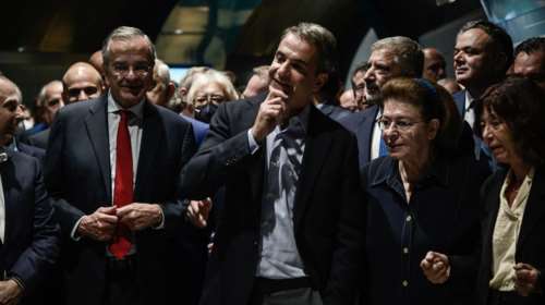 &quot;Χαίρομαι που είσαι σήμερα εδώ Αντώνη&quot;: Το παρασκήνιο για την παρουσία Σαμαρά στο Μετρό Πειραιά
