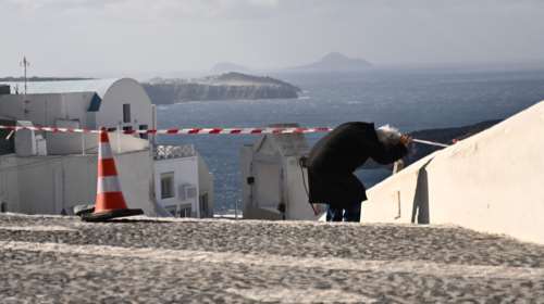 Σαντορίνη: Η πύλη εξόδου σε περίπτωση μεγάλου σεισμού ή ξυπνήματος του ηφαιστείου και ο κίνδυνος των κατολισθήσεων