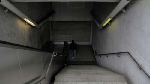 Σε απεργιακό κλοιό σήμερα η χώρα: Ποιοι &quot;κατεβάζουν ρολά&quot;, πώς κινούνται όλα τα ΜΜΜ - Τι ισχύει για τα ταξί