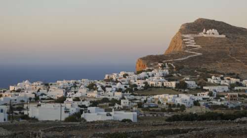 Τα δύο ελληνικά νησιά που εξυμνεί ο γαλλικός Τύπος: Τα αφιερώματα από "Le Figaro" και "Le Parisien"