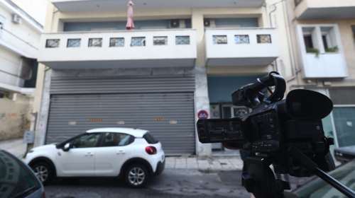 "Δύσκολος και αγέλαστος" ο πατέρας που στραγγάλισε τη 42χρονη κόρη του - Συγκλονισμένος ο αδερφός της