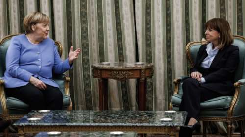 Συνάντηση στο Προεδρικό - Σακελλαροπούλου: &quot;Αισθανθήκαμε δικαιολογημένα μόνοι&quot; - Μέρκελ: &quot;Είχαμε σκαμπανεβάσματα&quot;