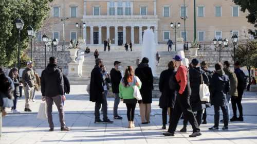 Κορονοϊός: Τα κρούσματα πέφτουν, οι νεκροί αυξάνονται - 200 σε 48 ώρες - Σε δύο δόσεις η χαλάρωση των μέτρων