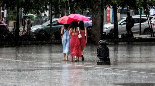 Πρόγνωση Τσατραφύλλια: &quot;Οργανωμένη κακοκαιρία την Κυριακή&quot; - Πώς το καλοκαίρι μέσα σε λίγες ώρες θα γίνει φθινόπωρο