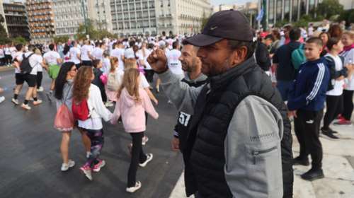 Τέμπη: Γιατί η Ζωή Κωνσταντοπούλου ζήτησε και πέτυχε αναβολή της εκταφής του γιου του Πάνου Ρούτσι