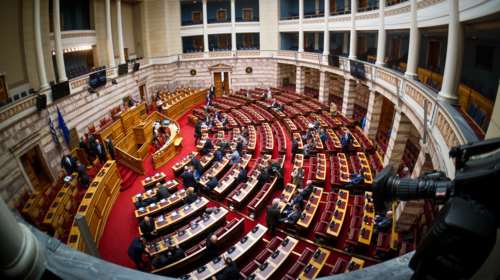 Τέμπη: Live η συζήτηση στη Βουλή για τη σύσταση προανακριτικής σχετικά με τον Τριαντόπουλο και το &quot;μπάζωμα&quot;