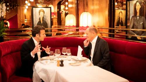 Γιατί ο Μακρόν έκανε το τραπέζι στον Σολτς στη φημισμένη brasserie &quot;La Rotonde&quot; - Το μενού με σαλιγκάρια και θαλασσινά