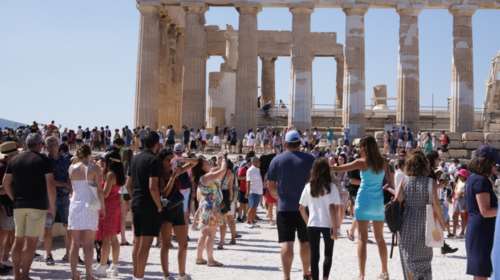 Κορονοϊός: 136.077 νέα κρούσματα σε μία εβδομάδα - 271 θάνατοι και 132 διασωληνωμένοι