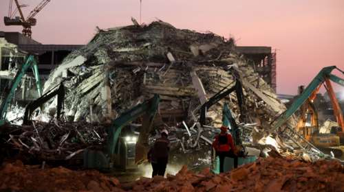 Σεισμός στη Μιανμάρ: Συνεχίζονται οι απέλπιδες προσπάθειες των διασωστών - Φόβοι για 50 έως και 100 χιλ. νεκρούς