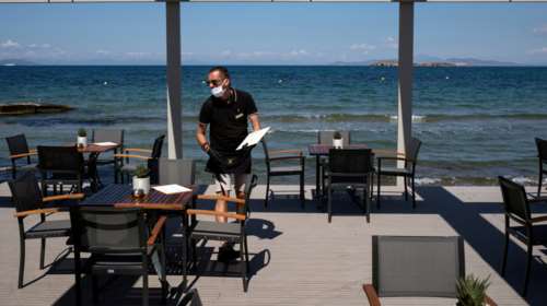 Ρόδος: Ψάχνουν προσωπικό στην εστίαση και δεν βρίσκουν - Εκατοντάδες κενές θέσεις εργασίας