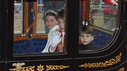 Η ηγετική πριγκίπισσα Σάρλοτ την πιο δύσκολη στιγμή της μητέρας της - Πώς η μικρή royal κρατά τις ισορροπίες στο σπίτι