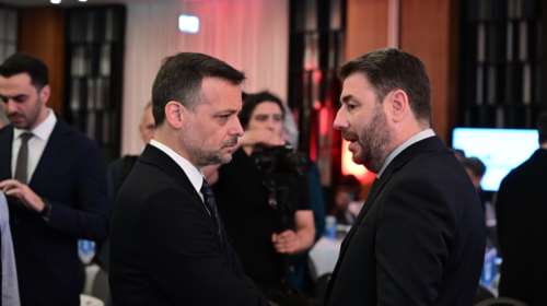 Εκλογές στο ΠΑΣΟΚ: Ισοπαλία Ανδρουλάκη - Δούκα δείχνουν οι τάσεις της MRB