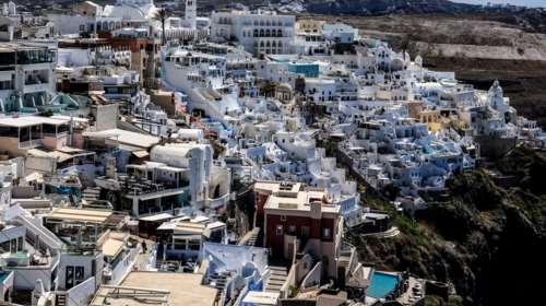 Εργατικό δυστύχημα στη Σαντορίνη: Μητέρα τριών παιδιών η 59χρονη καθαρίστρια που σκοτώθηκε -Είχε χάσει τον σύζυγό της