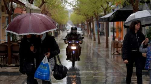 Καιρός: Αλλαγή σκηνικού με &quot;ψυχρή λίμνη&quot; το Σαββατοκύριακο - Σε ποιες περιοχές θα έχει βροχές και καταιγίδες [χάρτες]