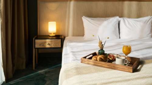 Israel Canada: Ποιος είναι ο μεγάλος ισραηλινός όμιλος που αγοράζει ξενοδοχεία στην Ελλάδα