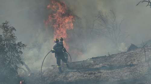 Φωτιά στην Αττική: Τι είναι το φαινόμενο της κηλίδωσης που προκάλεσε τη ραγδαία εξάπλωση του πύρινου μετώπου